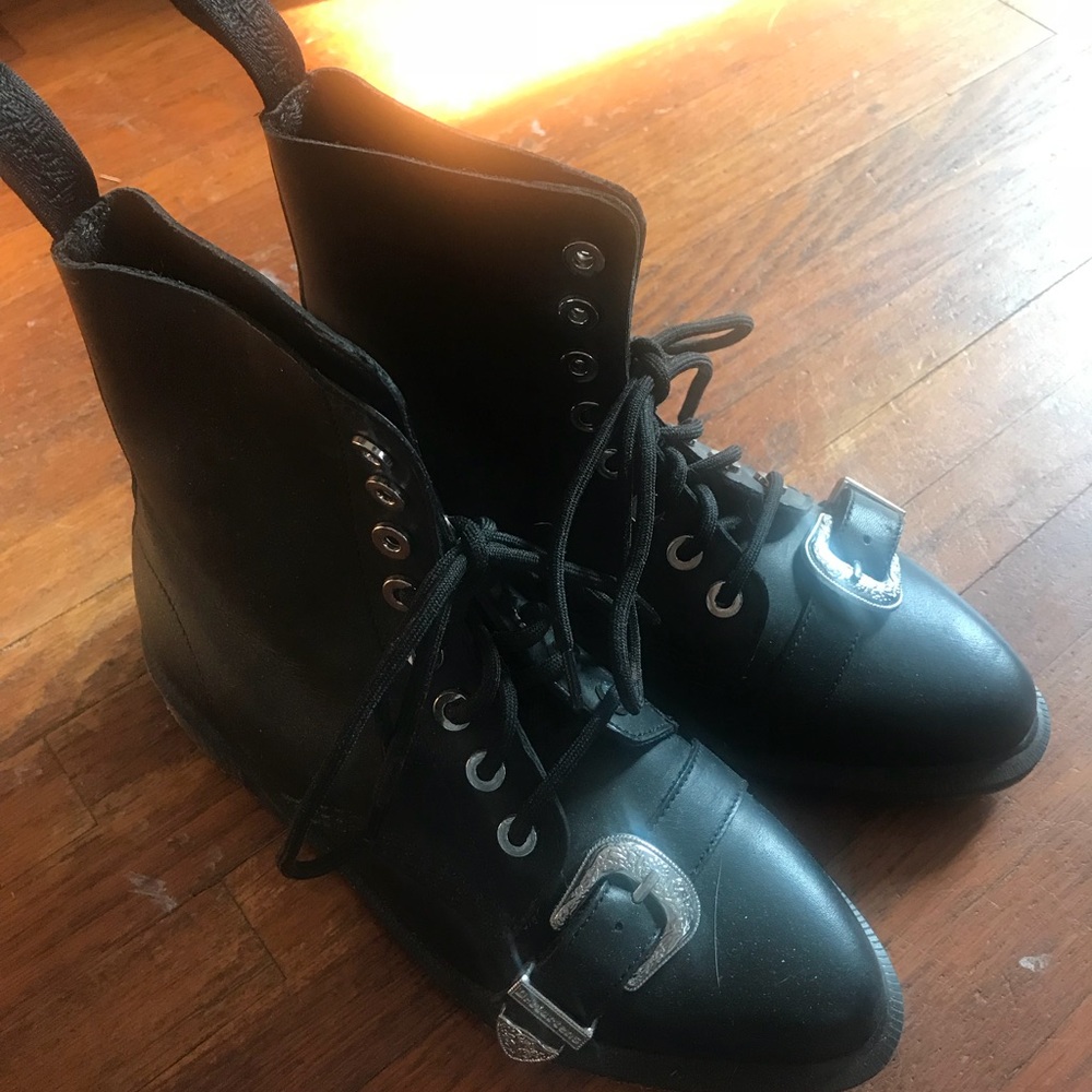 Doc Marten vegan leather boots - Picture 1 of 4